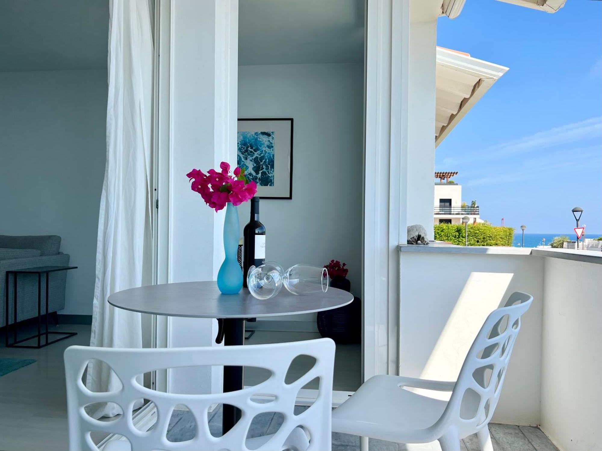 Vistas Del Mar By Hello Homes Sitges Exterior photo