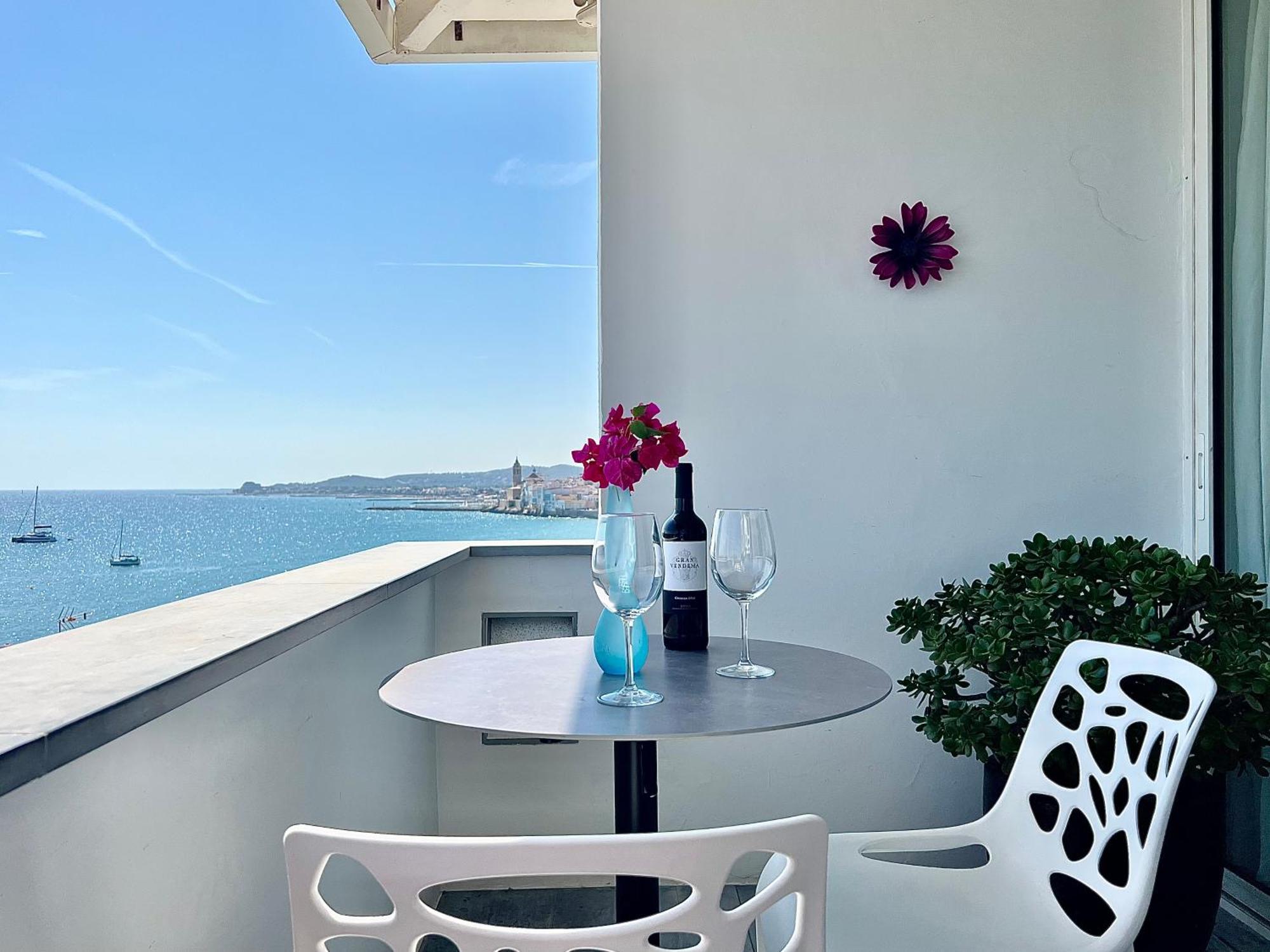 Vistas Del Mar By Hello Homes Sitges Exterior photo